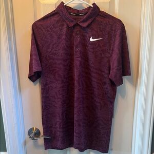 Like New Men’s Nike Golf Polo Shirt - Small